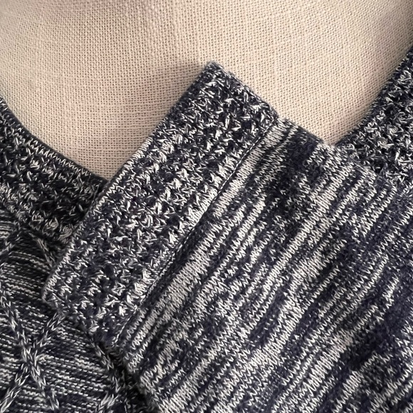Jones New York Black and Gray Cardigan.- M - Picture 4 of 11
